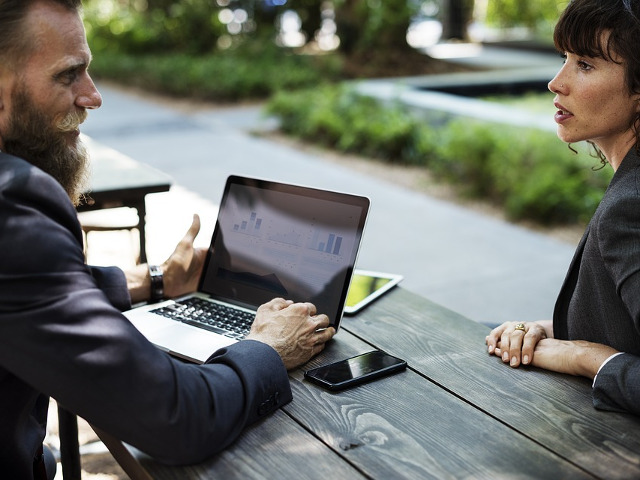 Fii o iubita si o prietena in acelasi timp