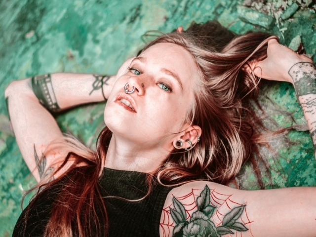 Tatuaj la subrat, un nou trend?