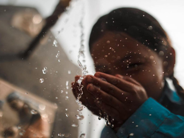 75% dintre bolile din Uganda sunt cauzate de lipsa apei potabile