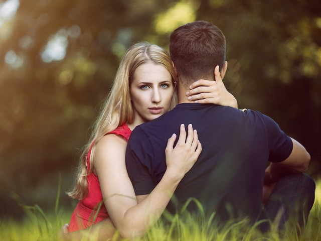 Incerci sa ii rezolvi toate problemele