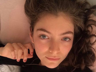 Lorde ar avea 45 de ani