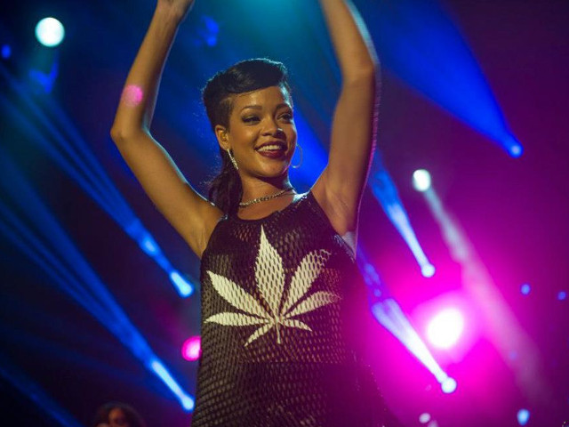 Rihanna in turul 777, noiembrie 2012