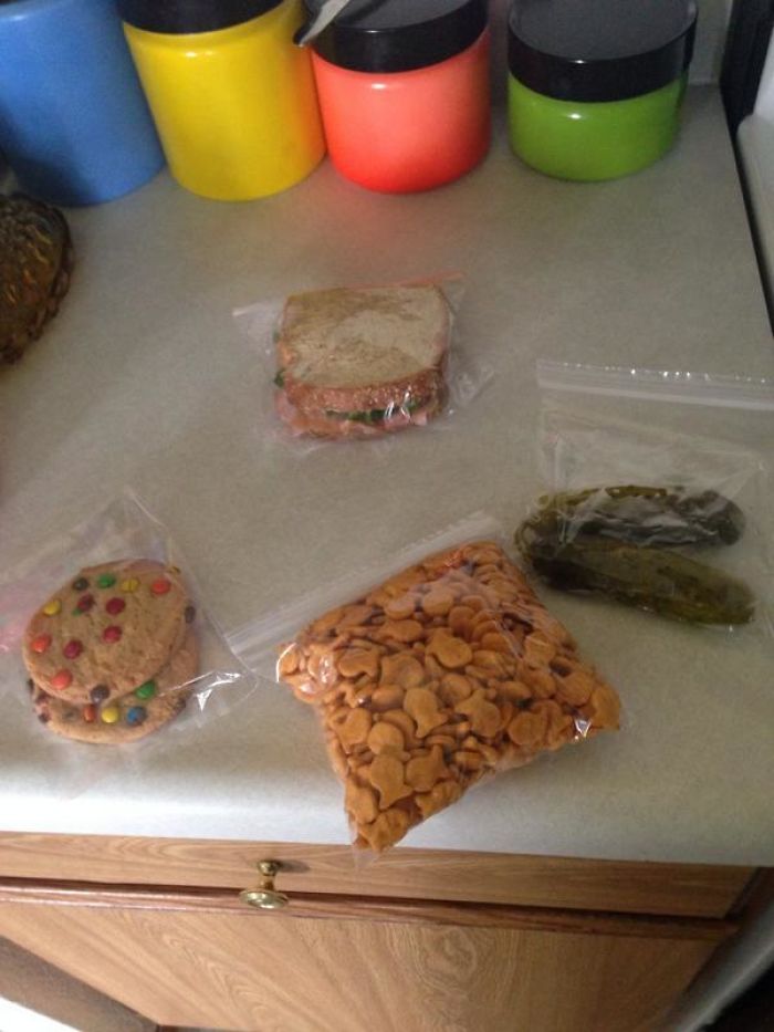 "Gustarea" pe care s-ia pregatit-o o tanara insarcinata, pentru o plimbare