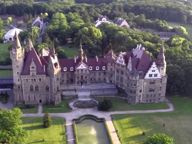 Castelul Moszna, Polonia