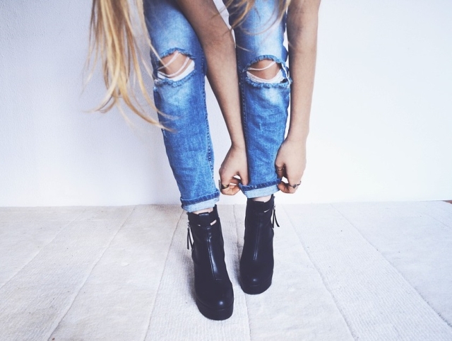 Cum conferi luciu incaltarilor