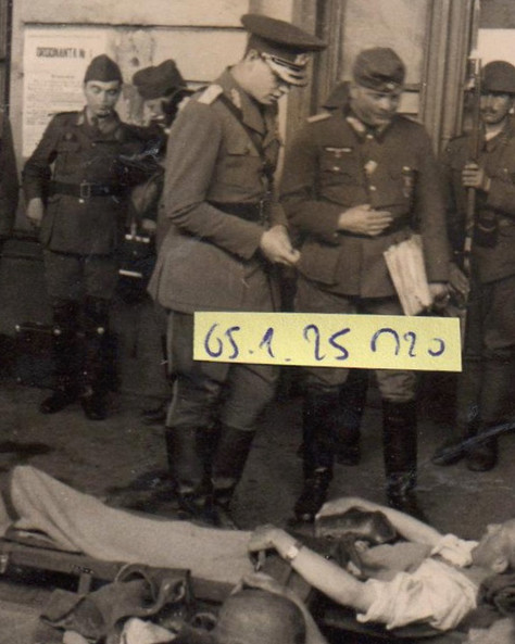 Regele Mihai la Gara Mare din Iași, în 1942, în grelele zile ale celui de-Al Doilea Război Mondial.