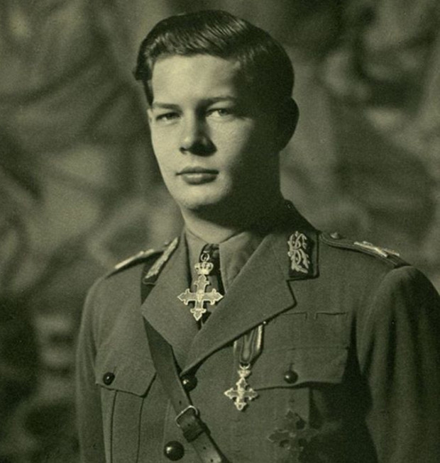 Regele Mihai, la varsta de 19 ani