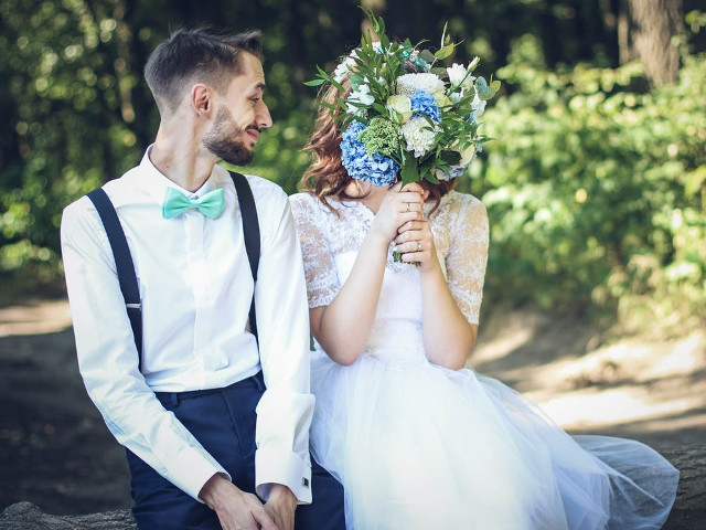 Ia in ras orice prieten care se casatoreste