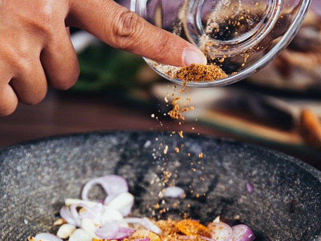 Consuma mancare picanta