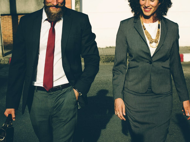 E mai frumoasa decat mine?