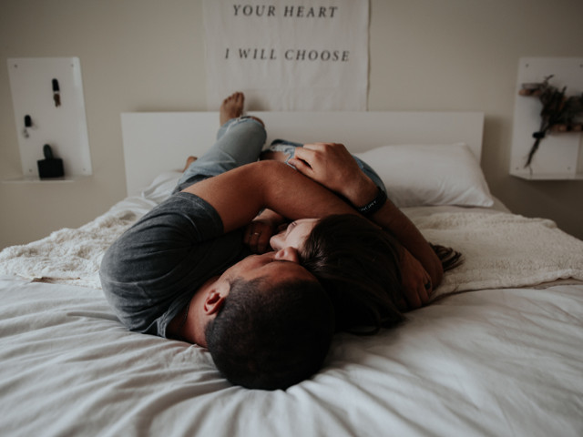 Distanta dintre parteneri in timpul somnului este foarte importanta