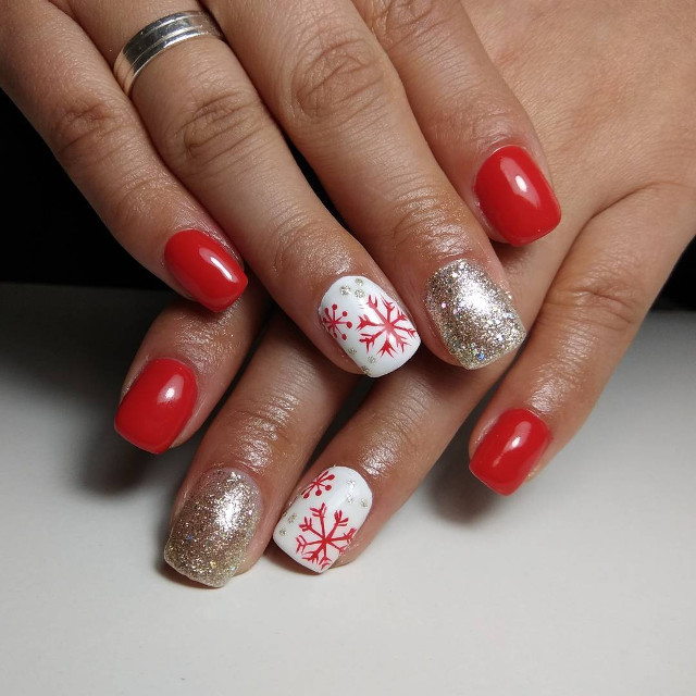 10 idei pentru manichiura de Craciun