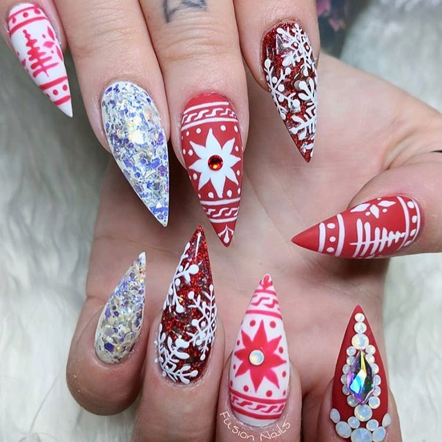 10 idei pentru manichiura de Craciun