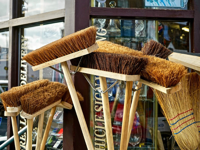 Norvegienii isi ascund maturile si ofera drept cadou un Mare Brad de Craciun