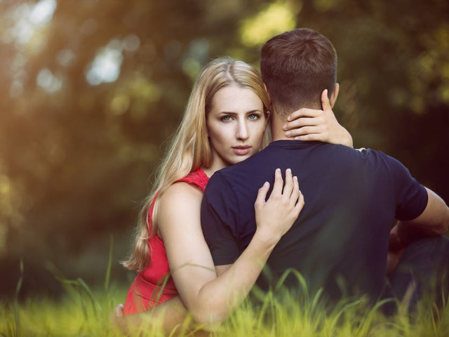 A iesit recent dintr-o relatie