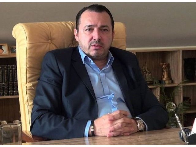 Catalin Radulescu: Protestatarii ar trebui alungati cu tunurile de apa