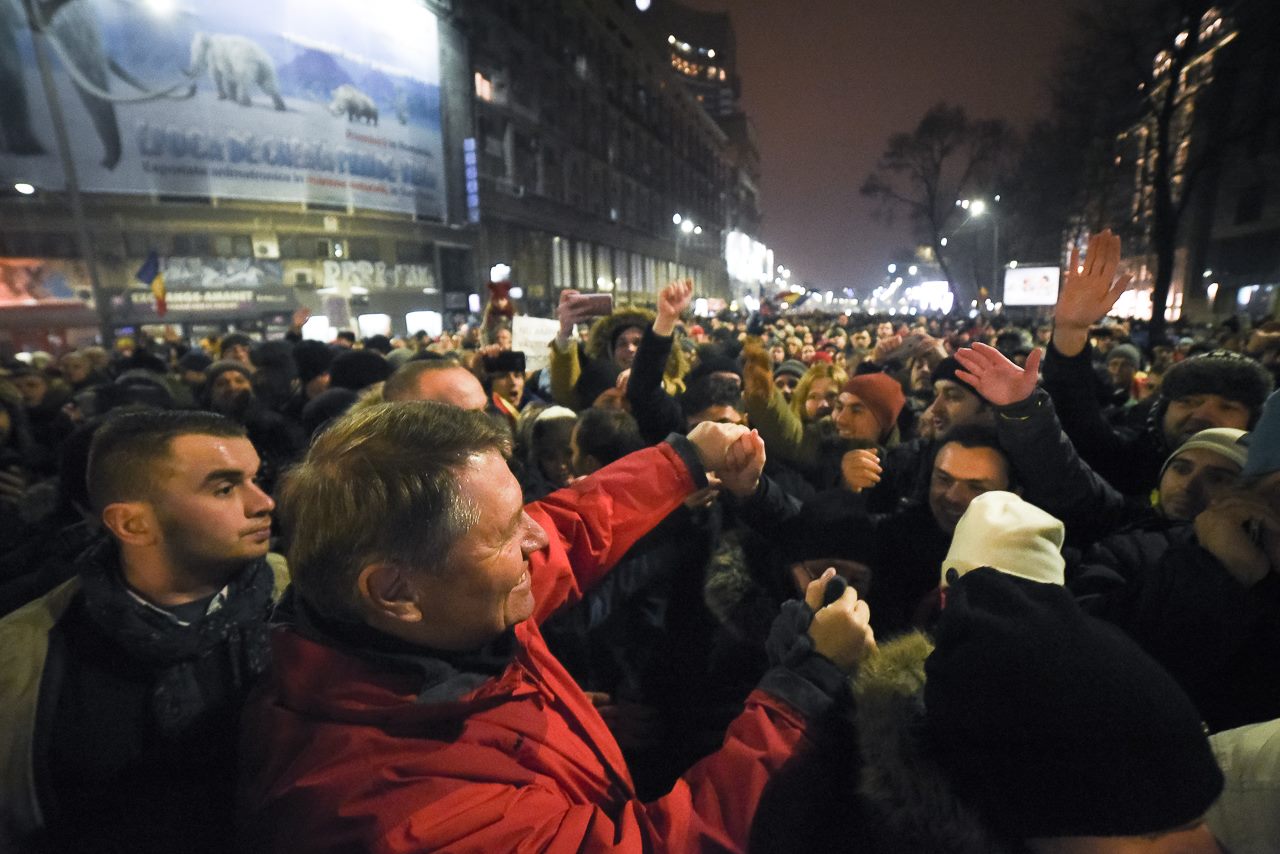 In 22 ianuarie, presedintele Klaus Iohannis a fost in mijlocul protestatarilor