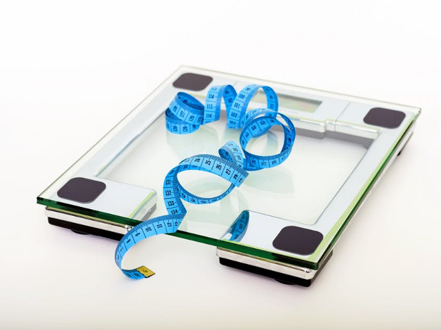 Incepi o dieta stricta, dupa care mananci orice