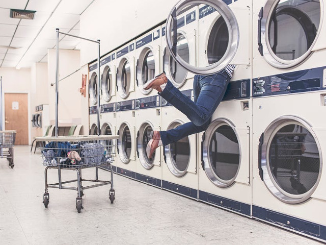 Ofera-te sa o ajuti la treburile casnice