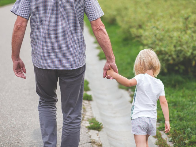 Intreruperea conversatiei si pastrarea distantei