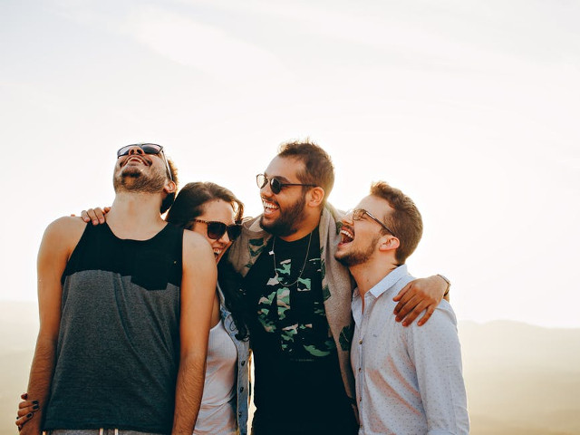 Prieteniile care se leaga intre 16 si 28 de ani tind sa reziste cel mai mult