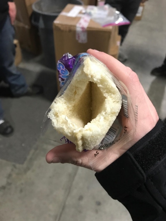 Un sandwich fara nimic in el