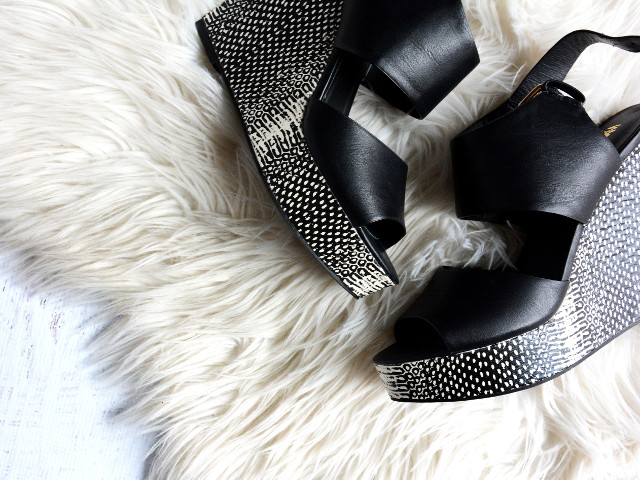 Incaltaminte cu talpa ortopedica sau cu platforma