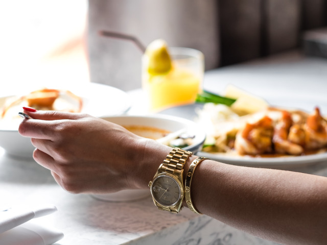 Nu mananca in fata calculatorului sau televizorului