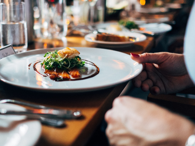 Se opresc atunci cand s-au saturat