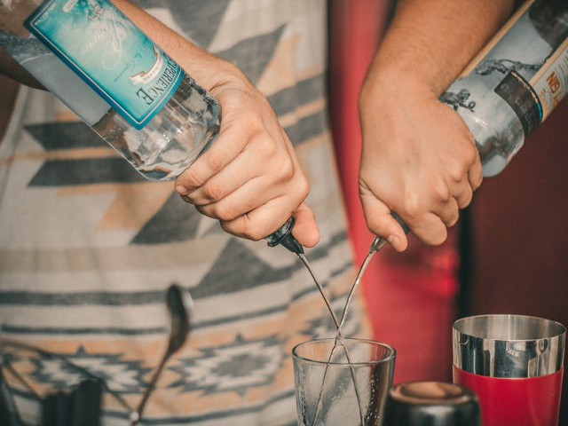 Sunt dependenti de alcool sau droguri