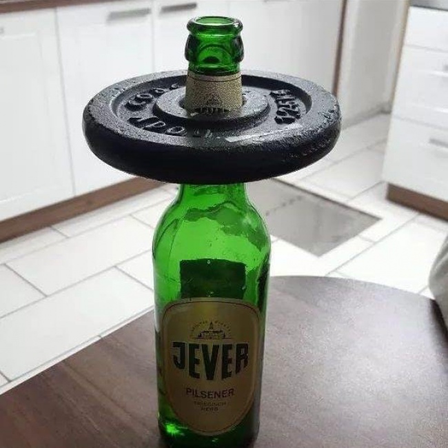 A imbinat utilul cu placutul intr-un mod destul de ingenios