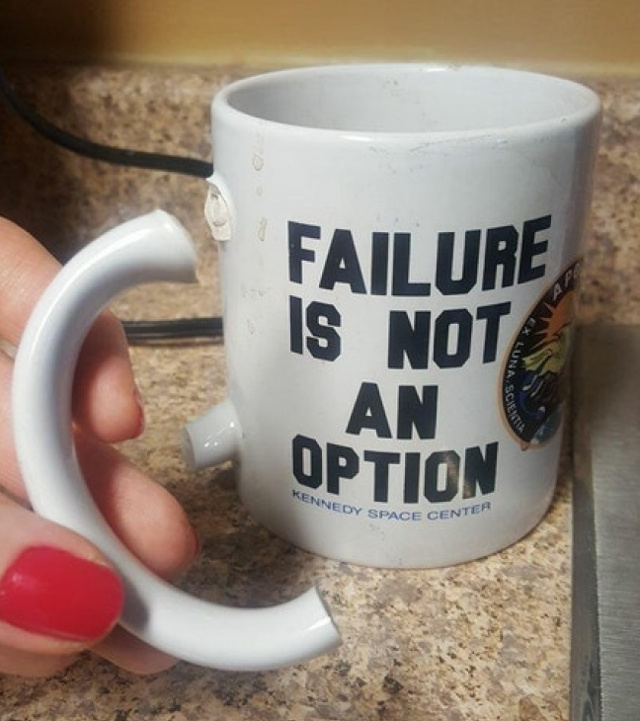 10+ oameni cu un foarte dezvoltat simt al autoironiei