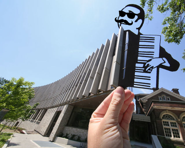 Peisaje banale transformate cu o bucatica de hartie