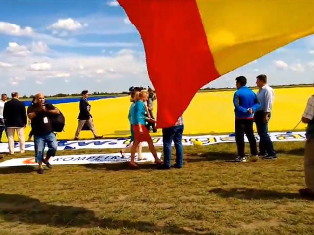 Romania a intrat in Cartea Recordurilor, in 2013, pentru cel mai mare steag din lume