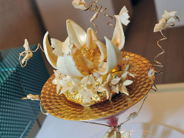 Gogoasa Krispy Kreme, decorata cu jeleu Dom Perignon - 1.682 de dolari