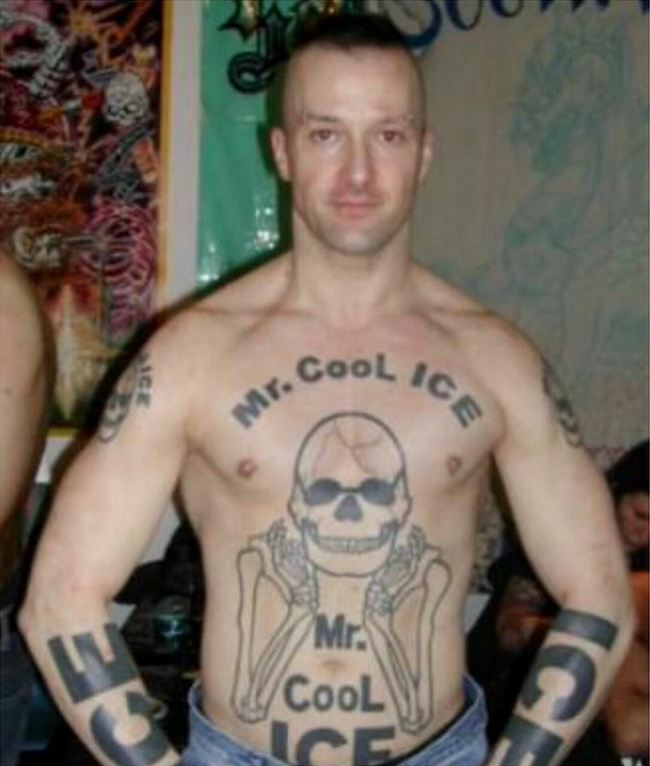 10+ tatuaje bizare pe care nici "proprietarii" nu inteleg de ce le-au facut