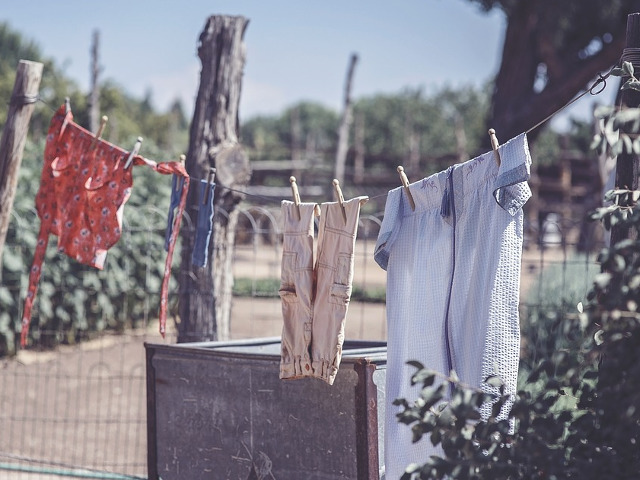 Otet + bicarbonat de sodiu