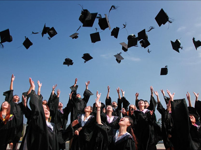Studiile au demonstrat ca educarea populatiei feminine va creste productivitatea tarii