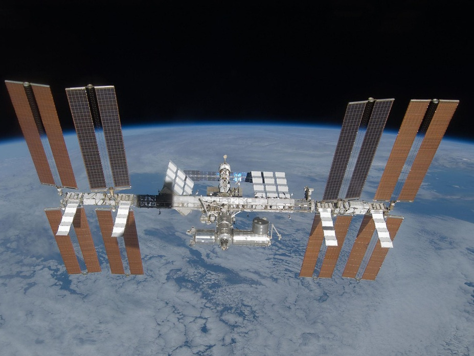 Statia Spatiala Internationala are marimea unui teren de fotbal