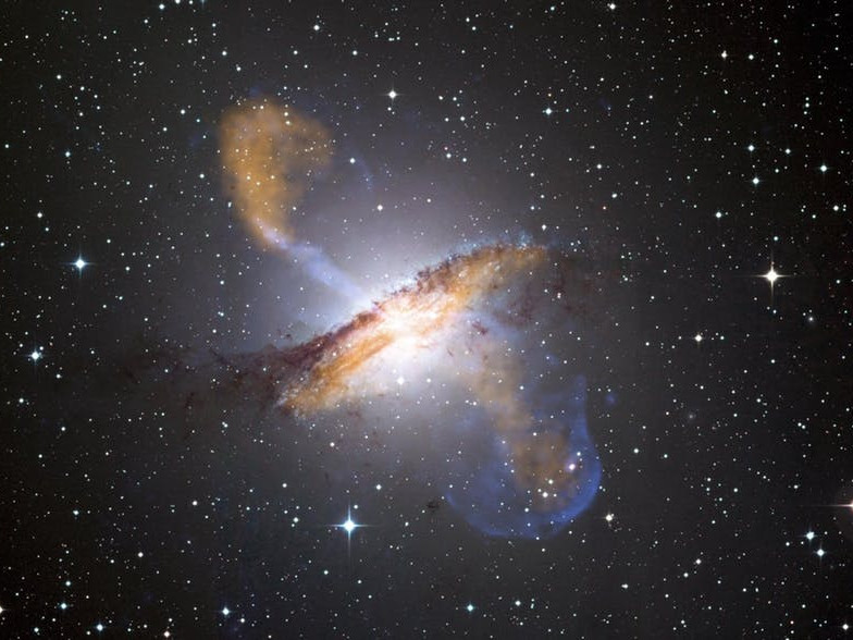 Fierul din sangele nostru si calciul din oase provin de la exploziile unor stele gigantice vechi