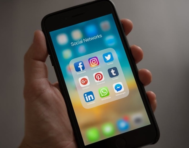 Expert in social media