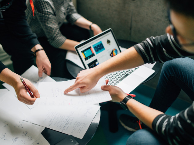 Nu se implica in proiecte pe termen lung