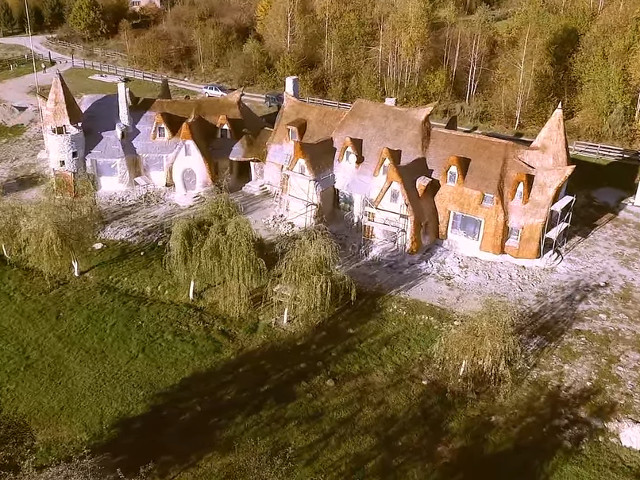 Castelul de Lut Valea Zanelor, Porumbacu de Sus, Romania