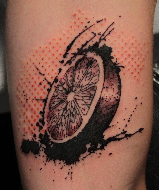 Priveste cu atentie!