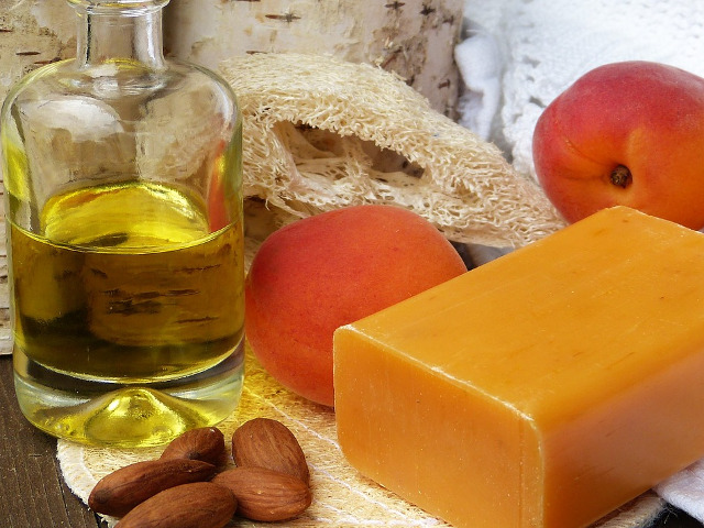 Uiti sa iti hidratezi parul