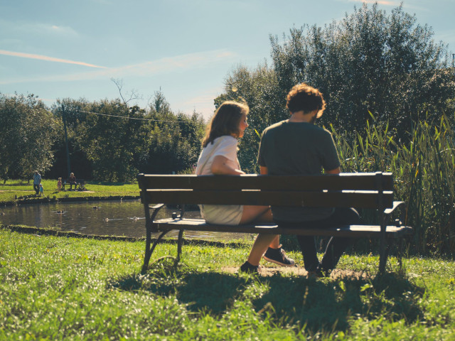 Asculta-ma! Ma asculti?