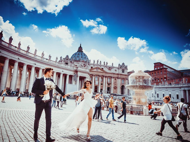 "Reusita in dragoste inseamna mai mult decat a gasi omul potrivit. Inseamna a fi omul potrivit” (Robert Browning)