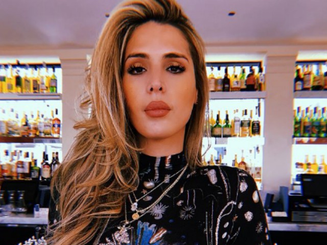 Carmen Carrera, cantareata si model
