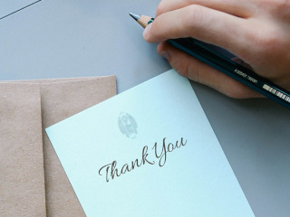 Scris cu inclinare pe partea dreapta