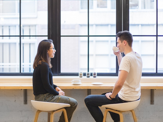 Incurajeaza-i pe altii sa vobeasca despre ei